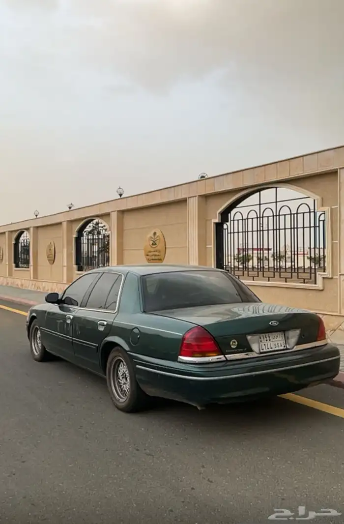 فورد فكتوريا موديل 2000 ماشي 420 الف 3