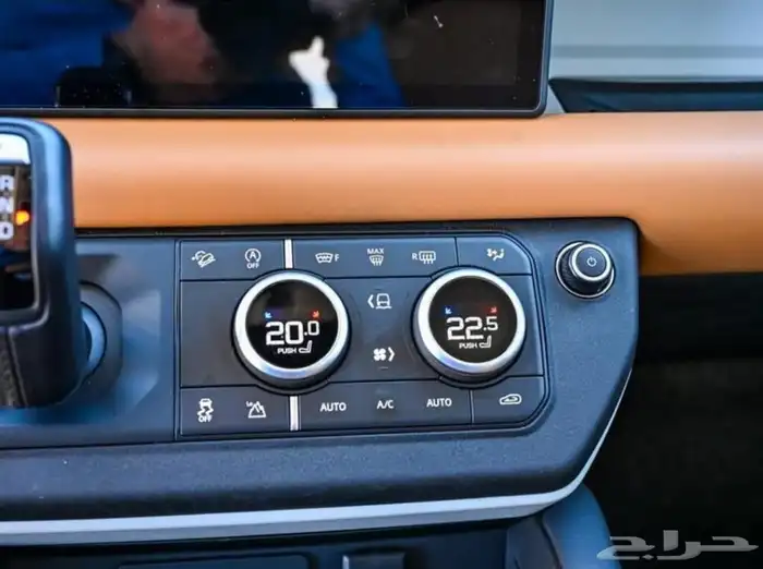 لاند روفر ديفندر Land Rover Defender 110 P400 S موديل 2024 19