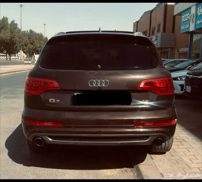 اودي Q7 S-Line V8 4.2 ثمانيه سلندر للبيع 1