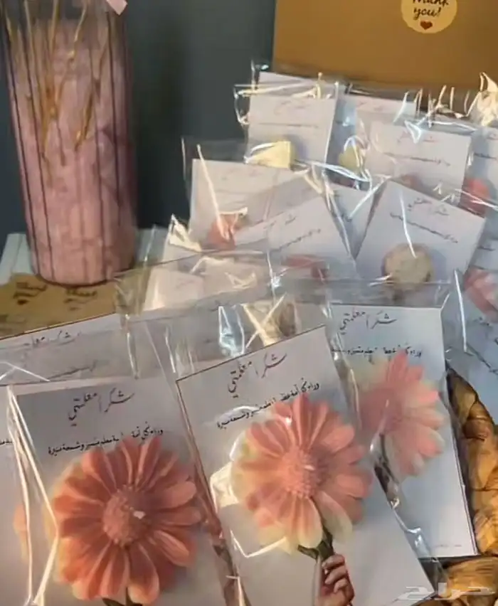 شموع توزيعات مع الثيم حسب الطلب 10