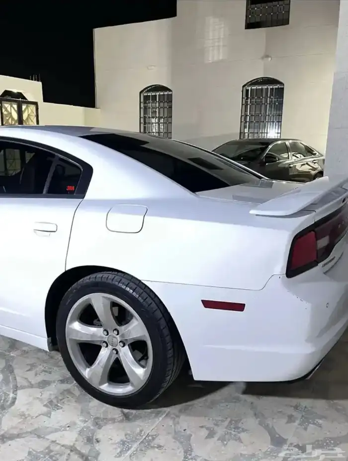 دوج rt8 تشارجر 2014 بيع مستعجل 3