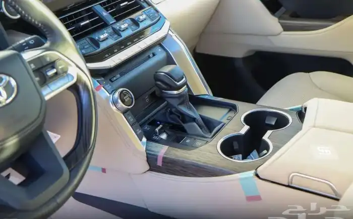 تويوتا لاندكروزر VXR 2023 13