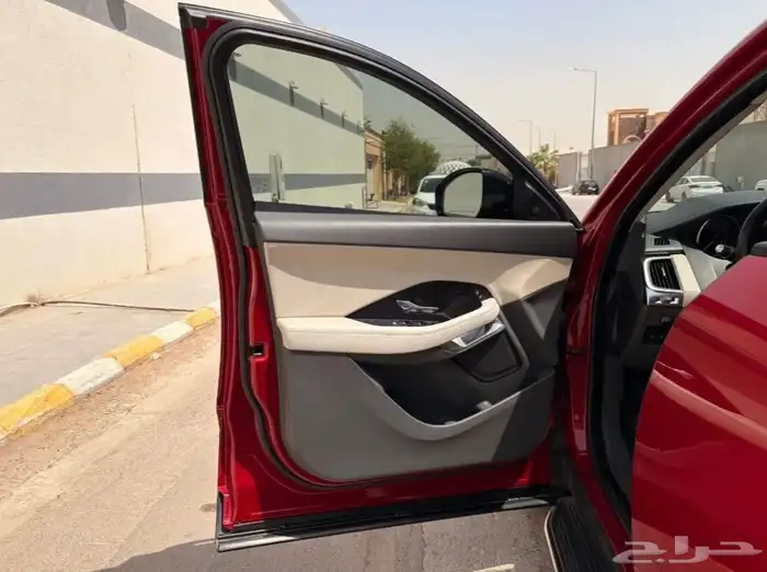 جاكوار E pace 2019 مالك أول 4