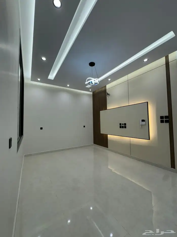 عمارة للبيع حي العاقول 5 شقق كل شقة 5 غرف جديده قرصه 5