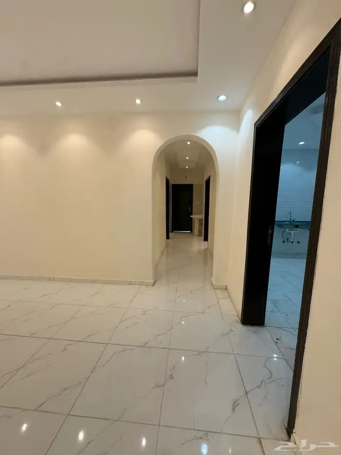 عمارة للبيع حي العاقول 5 شقق كل شقة 5 غرف جديده قرصه 13
