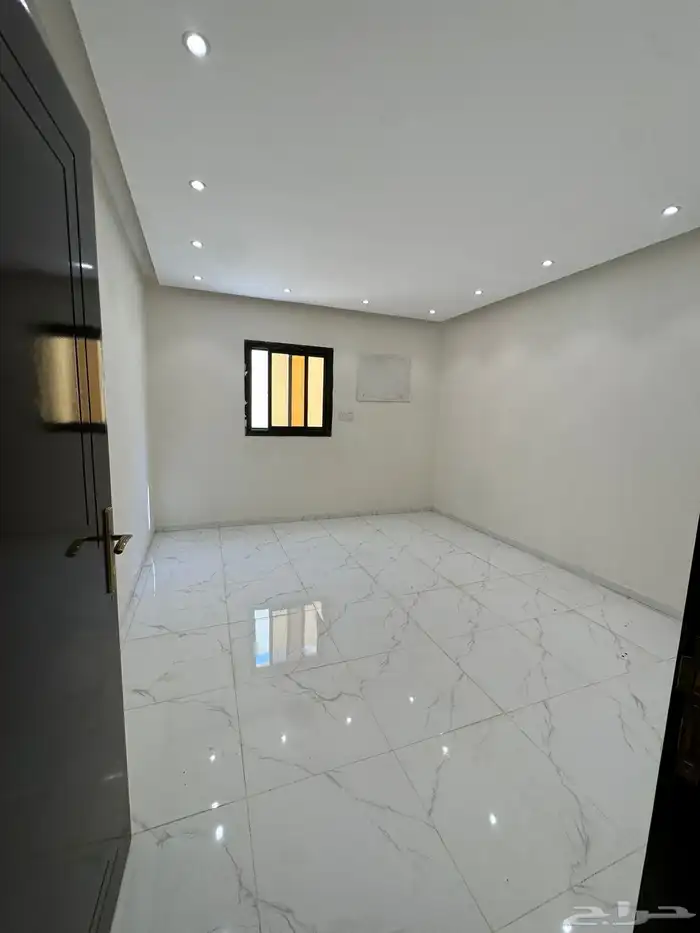 عمارة للبيع حي العاقول 5 شقق كل شقة 5 غرف جديده قرصه 6