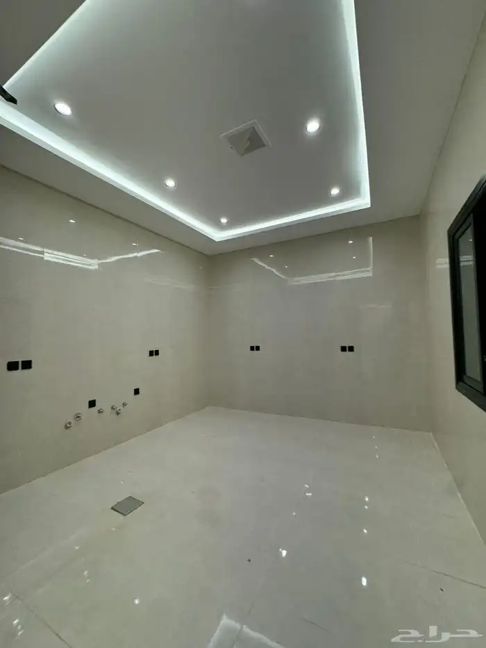 عمارة للبيع حي العاقول 5 شقق كل شقة 5 غرف جديده قرصه 4