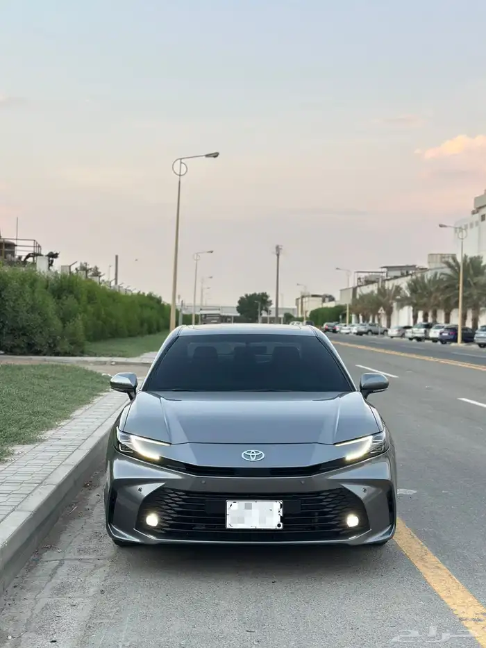 كامري LE بنزين 2025 تيتانيوم 0
