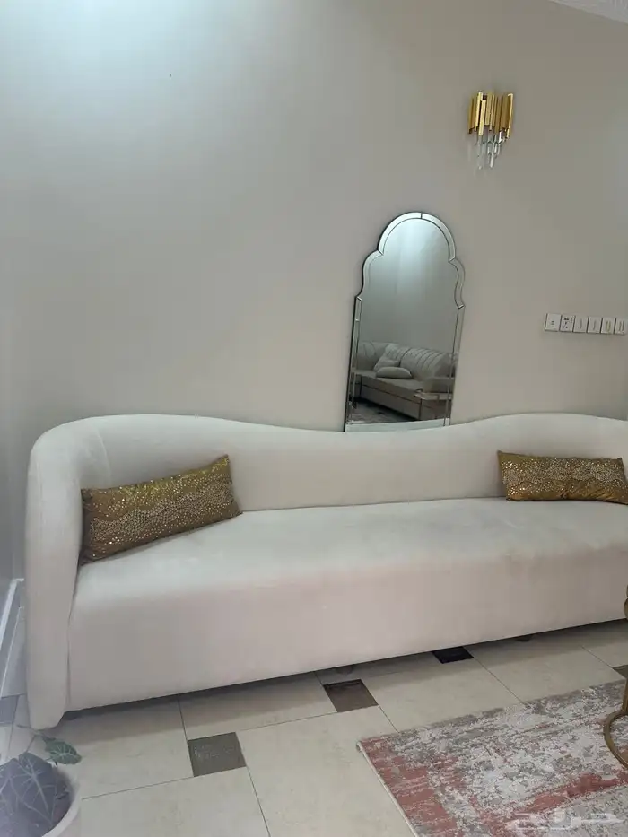 للبيع الكراسي الكبير سعره 1000 والكرسي الصغير السعره 300 1