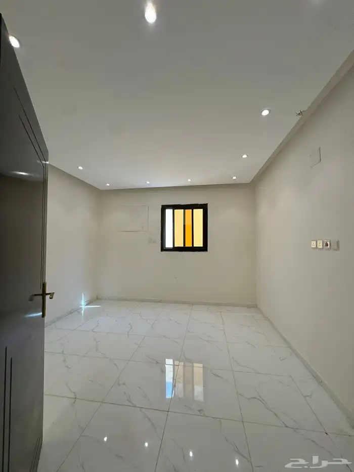 عمارة للبيع حي العاقول 5 شقق كل شقة 5 غرف جديده قرصه 12