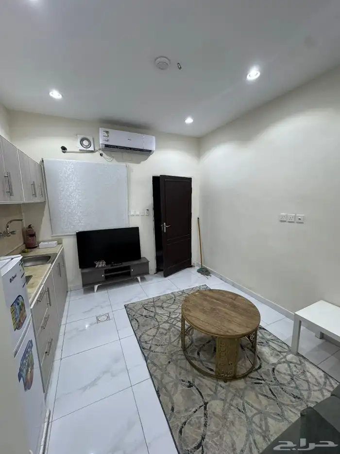 شقة مفروشة غرفة وصالة 1000 ريال 2