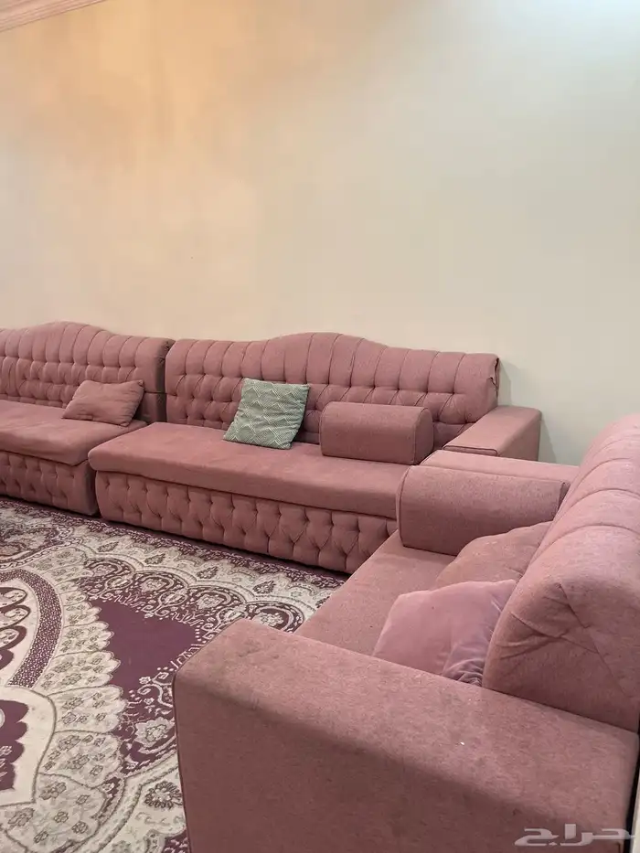 للبيع اثاث كنبات وفرشات 0
