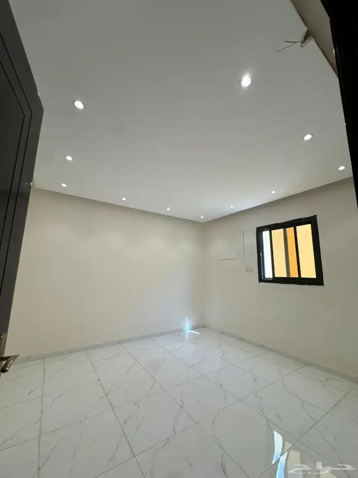 عمارة للبيع حي العاقول 5 شقق كل شقة 5 غرف جديده قرصه 14