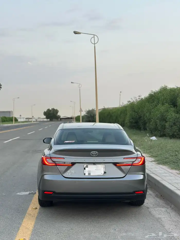 كامري LE بنزين 2025 تيتانيوم 2