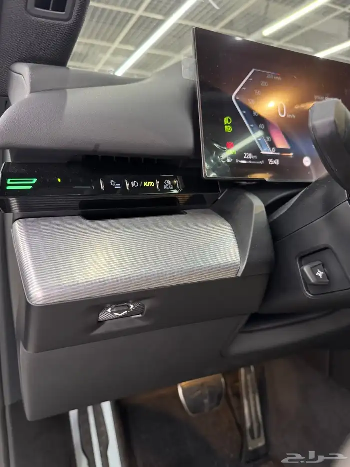 مملوكة لدي العصيمي قيد الشحن _ BMW 520i MKIT _2024 10