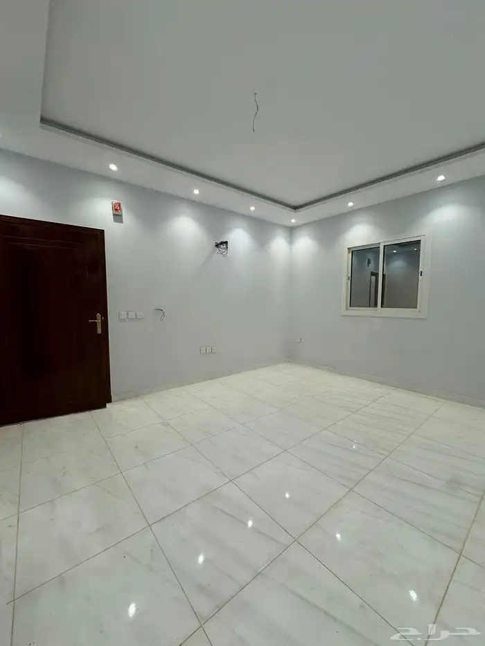 عمارة للبيع حي العاقول 5 شقق كل شقة 5 غرف جديده قرصه 10
