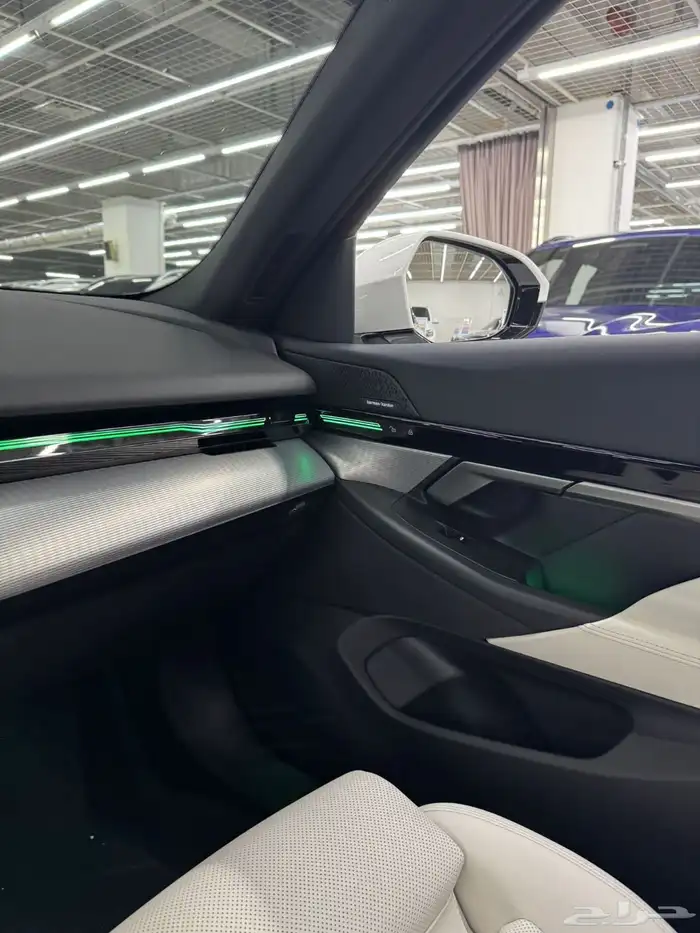 مملوكة لدي العصيمي قيد الشحن _ BMW 520i MKIT _2024 8