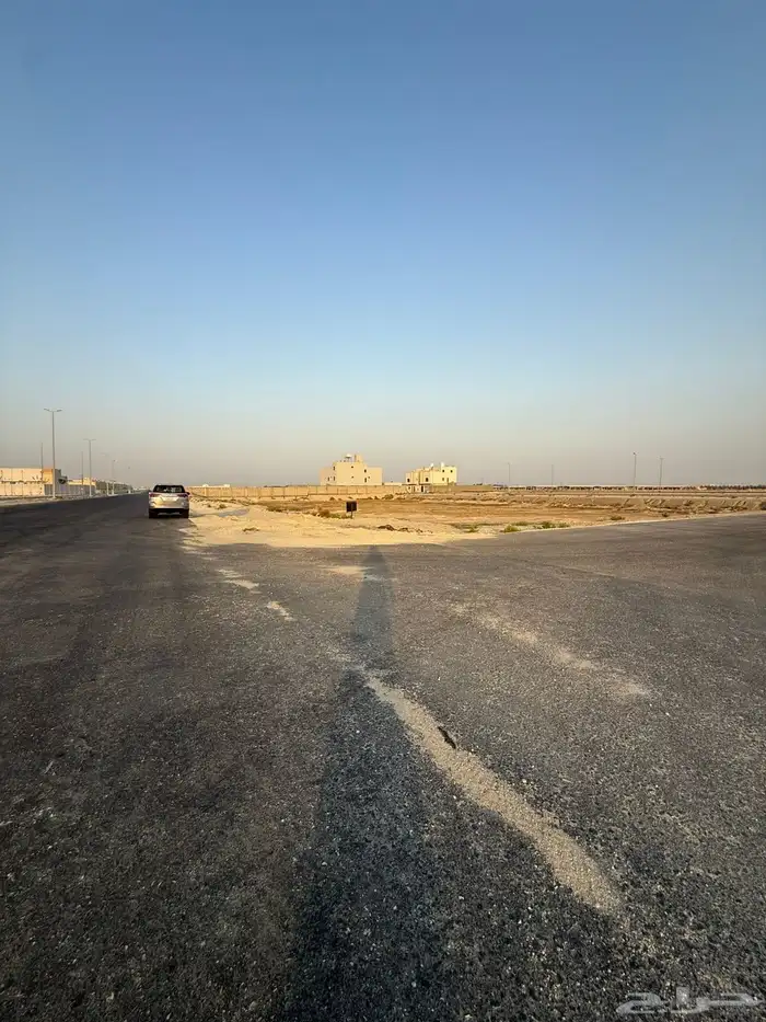للبيع ارض سكنيه زاويه حي العروبه الدمام 0