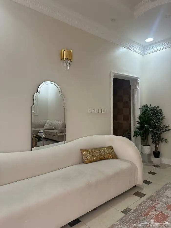 للبيع الكراسي الكبير سعره 1000 والكرسي الصغير السعره 300 3