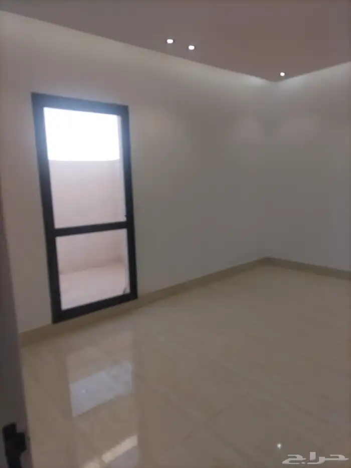 للايجار شقق عوايل حي لبن حي عكاظ 11