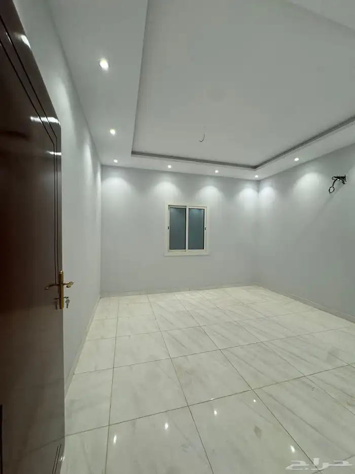 عمارة للبيع حي العاقول 5 شقق كل شقة 5 غرف جديده قرصه 2
