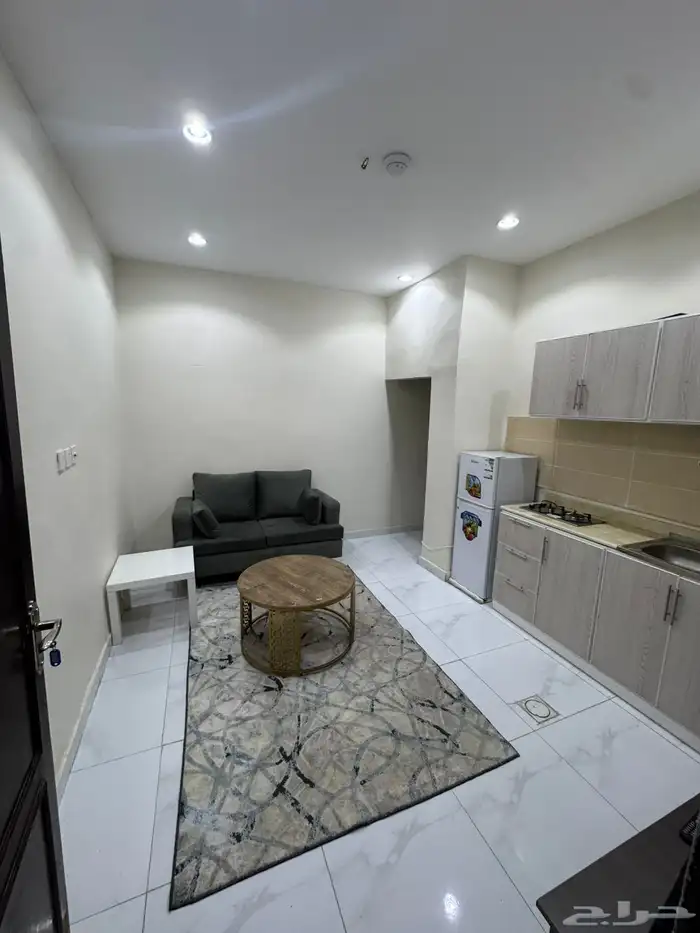 شقة مفروشة غرفة وصالة 1000 ريال 1