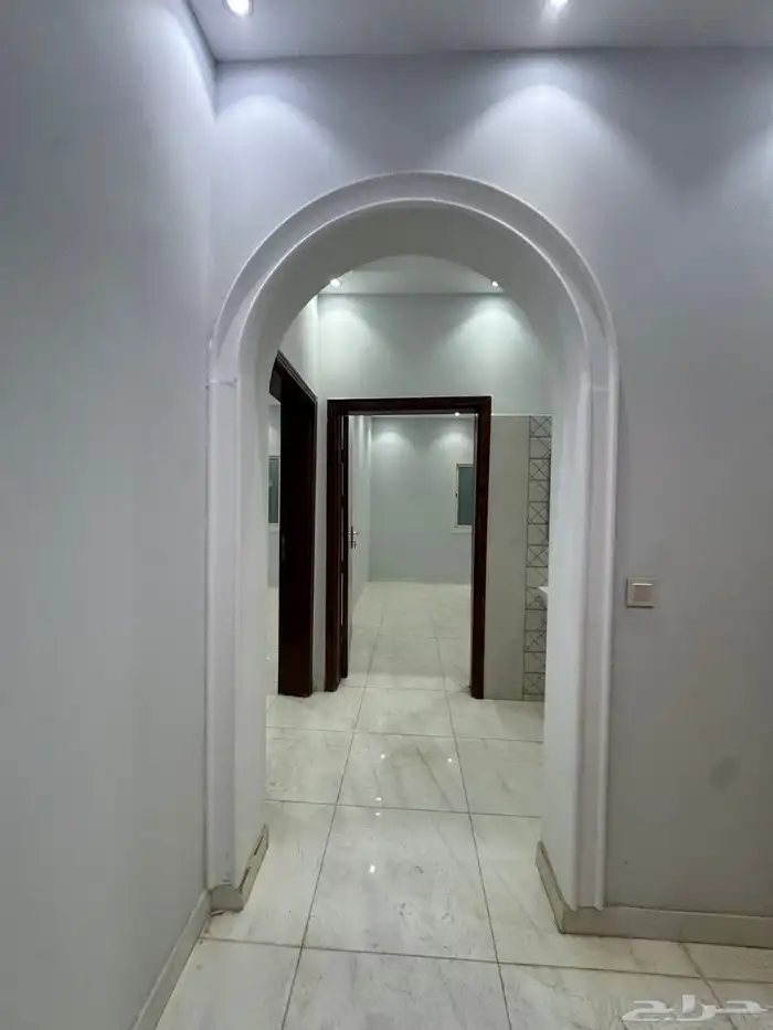 عمارة للبيع حي العاقول 5 شقق كل شقة 5 غرف جديده قرصه 1