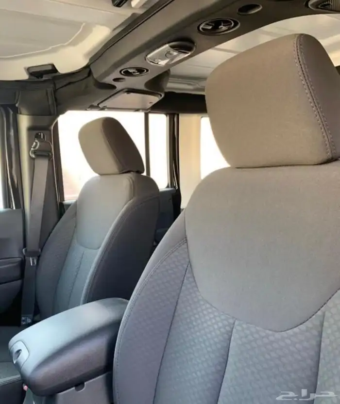 رنجلر 2017 أسود أربع أبواب 14