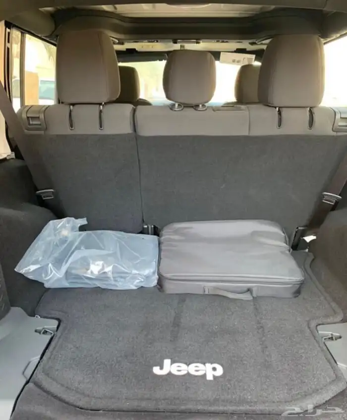 رنجلر 2017 أسود أربع أبواب 33