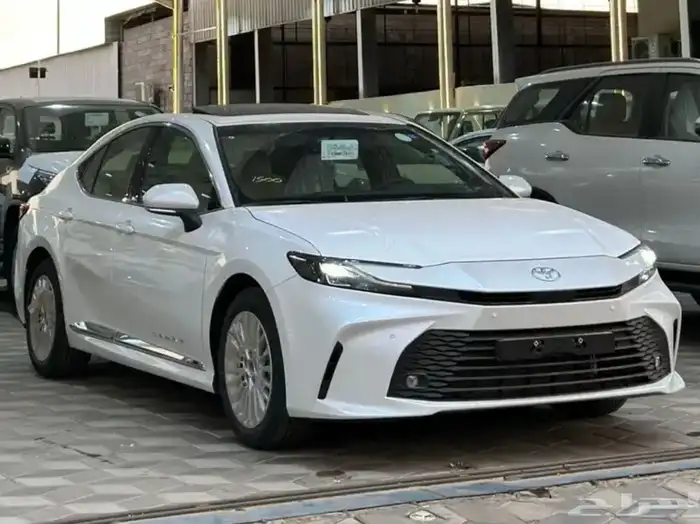كامري 2025 بنزين LE سعودي ابيض لؤلؤي 0