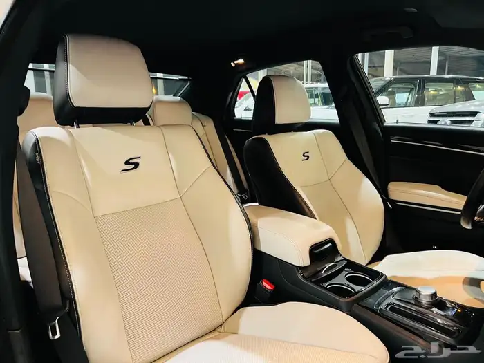 كرايزلر 2021 V6 S ( بحالة ممتازة ) 4