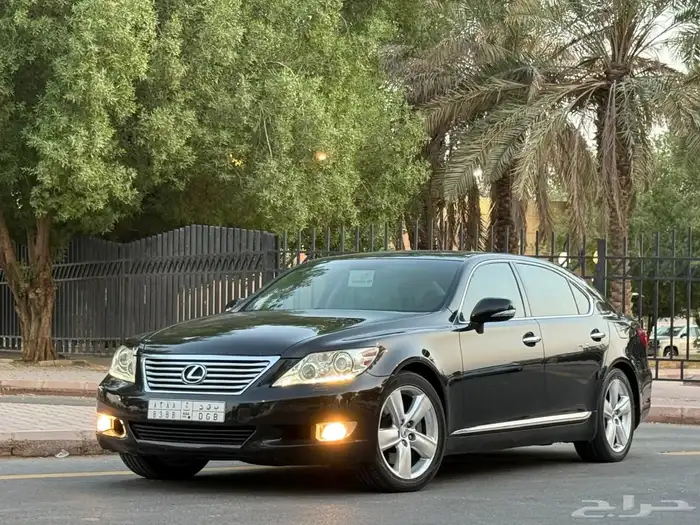 لكزس LS460L 2011 (( بحالة ممتازة )) 2