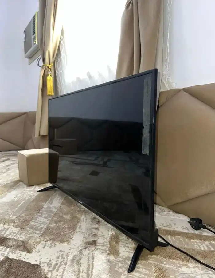 شاشه 43بوصه سمارت 550ريال 2
