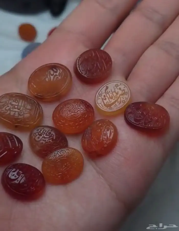 للبيع مجموعة فصوص منقوشة مميزة من العقيق اليماني 0