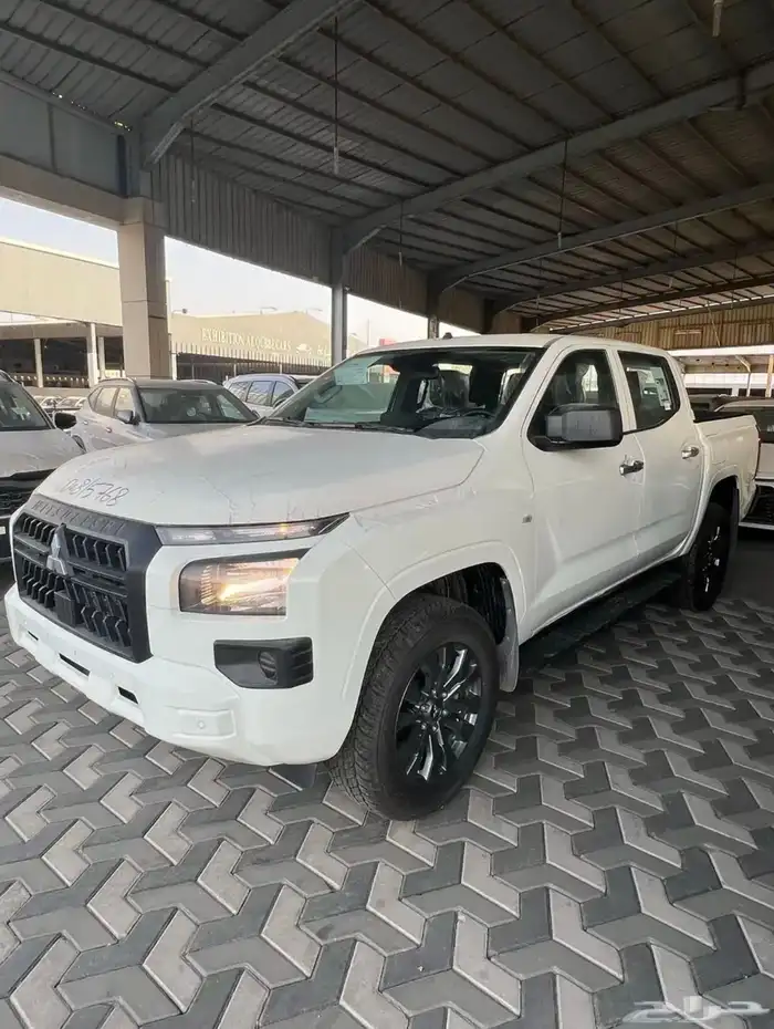 متسوبيشي 2024- L200 نص فل جنط 18 بالنقد والتقسيط 2