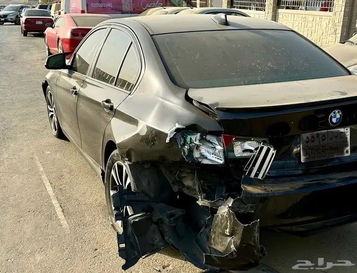 سيارة bmw 320i موديل 2014 السيارة 2