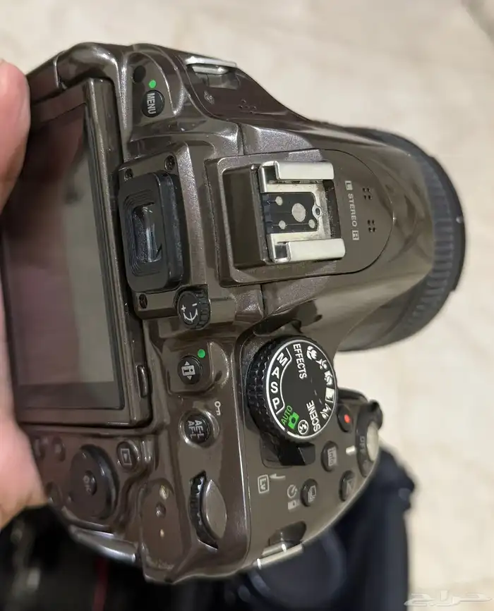 كاميرا Nikon D5200 Bronze للبيع مع عدسة 50mm 0