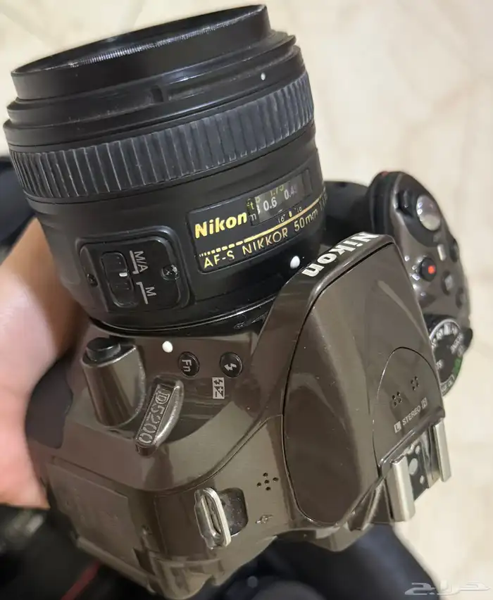 كاميرا Nikon D5200 Bronze للبيع مع عدسة 50mm 2