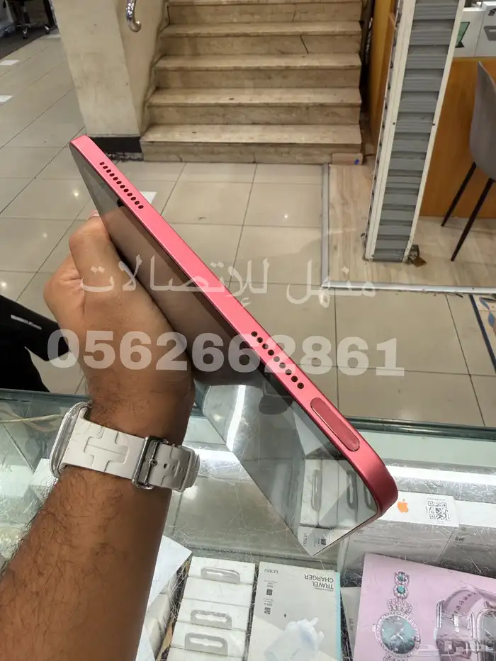 للبيع ايباد الجيل العاشر وردي 64 مستخدم 3
