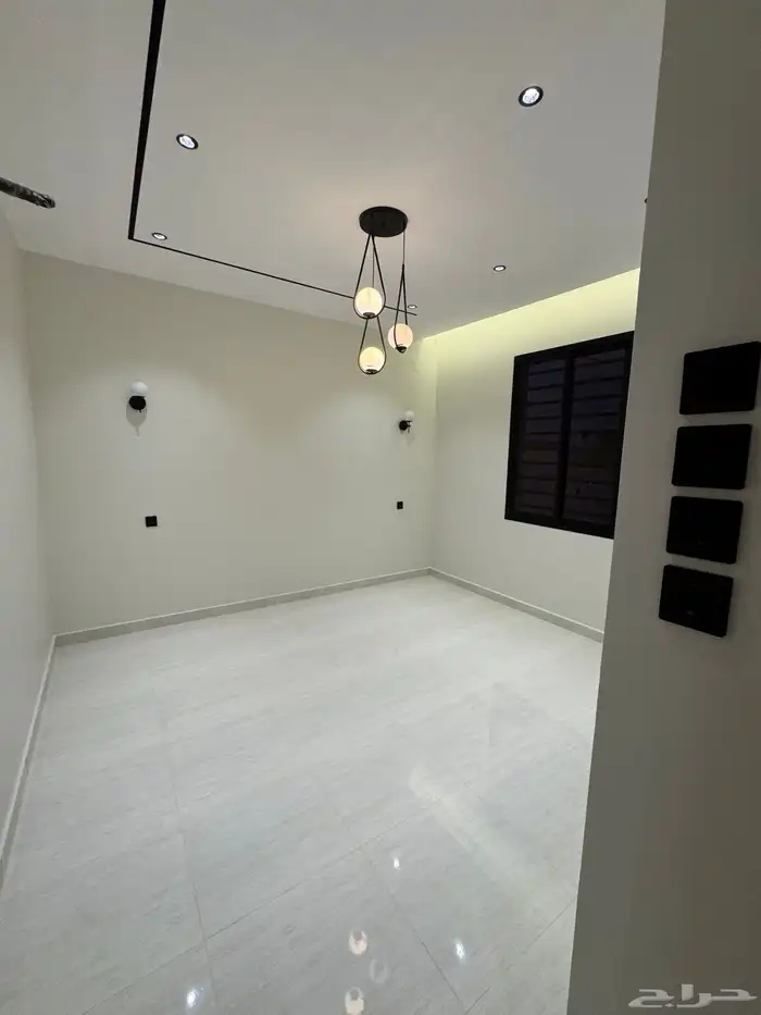 للبيع بأحد رفيده روف علوي دور ثاني مع ملحق تشطيب vip 23