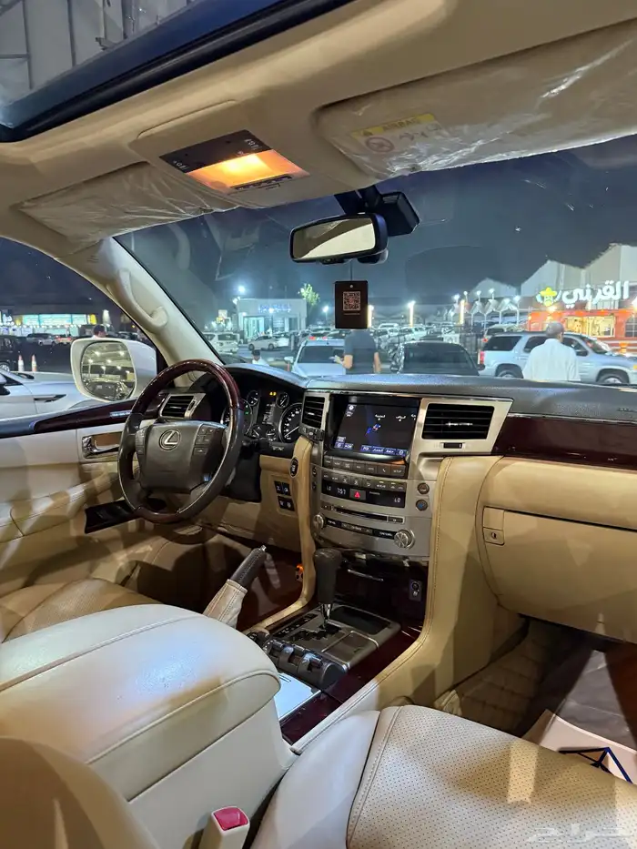 جيب لكزس 2015 LX570 فل كامل 30