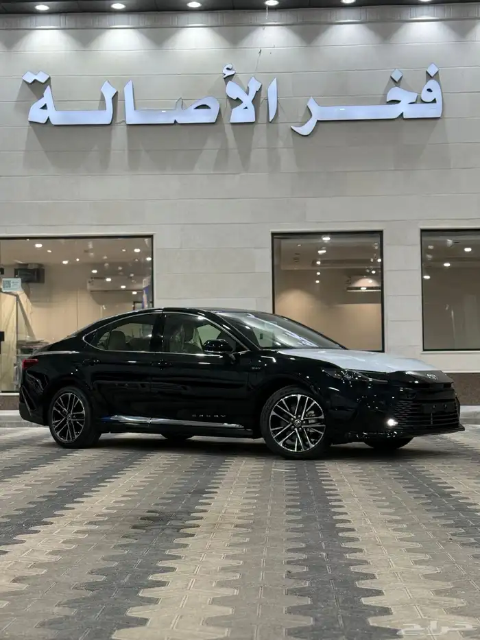 تايوتا كامري 2025 LE-HVE ( هايبرد ) اللون اسود اصفار 1