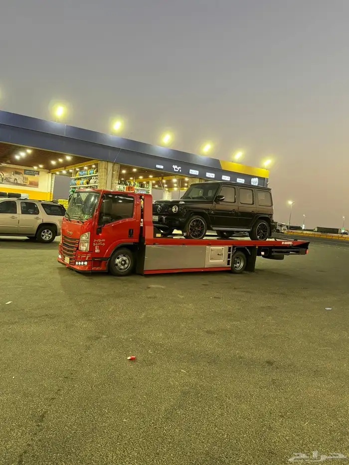 سطحه هيدروليك لنقل السيارات المصدومه والمتعطلة 0