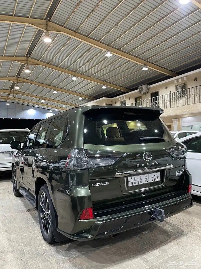 للبيع لكزس LX570 بلاك اديشن 2021 خليجي عداد 143 الف 8