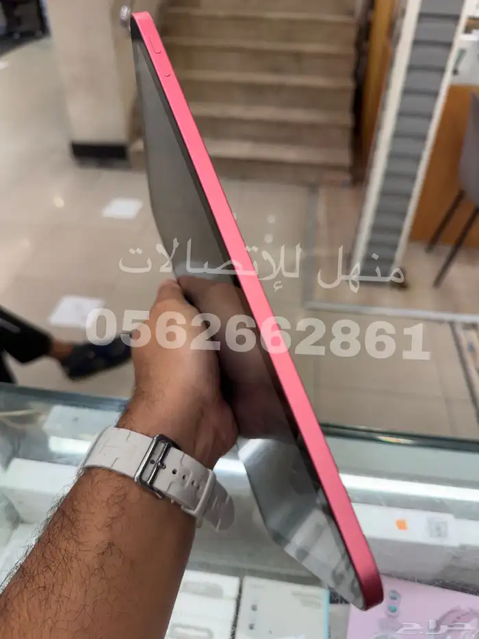للبيع ايباد الجيل العاشر وردي 64 مستخدم 5