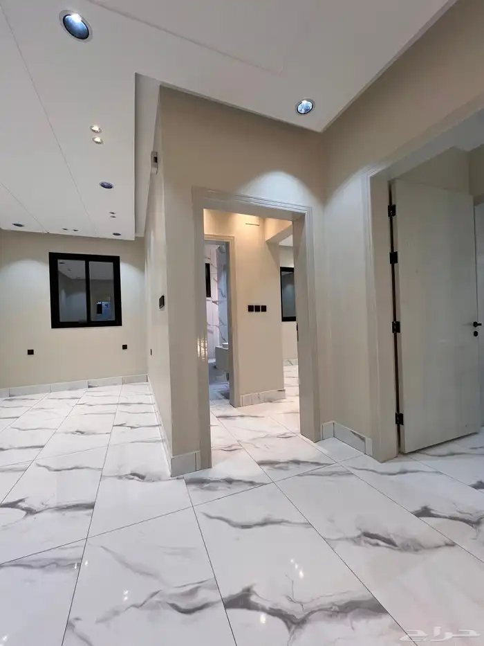 ارواف بمدخل سيارة مساحه واسعه طريق الثمانين خميس مشيط 750 26