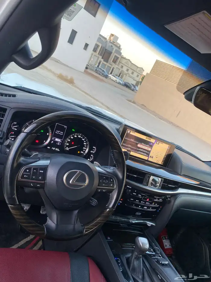 لكزس 2019 8