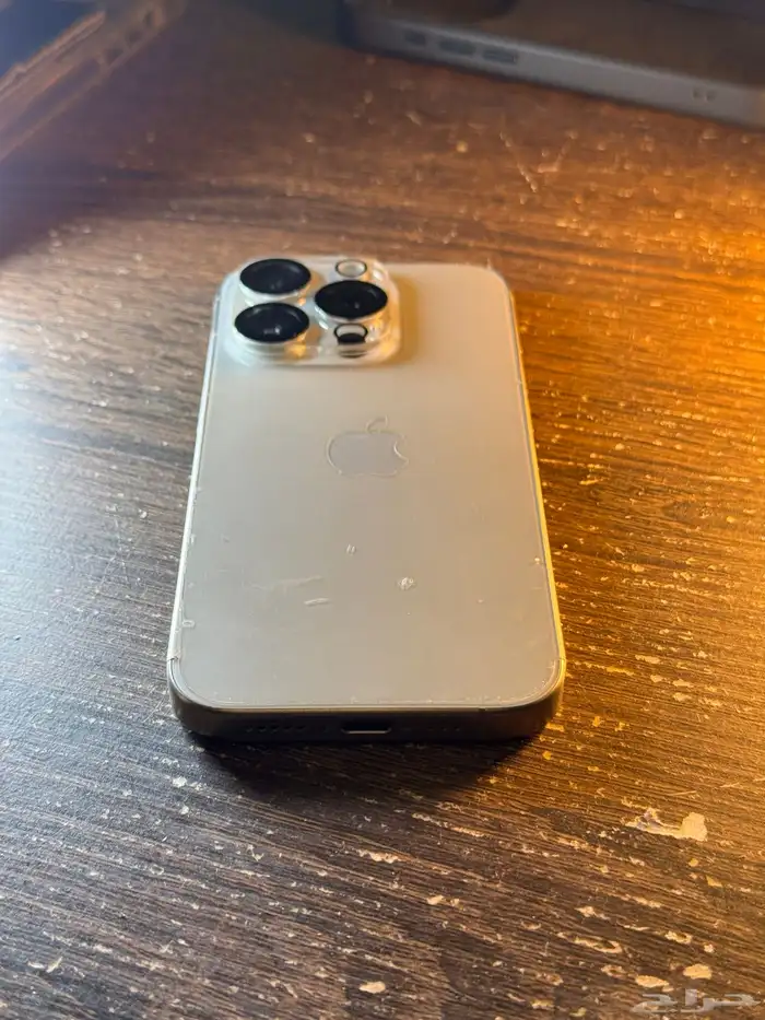 مع ساعة ابل iPhone 15 pro 256gb 1