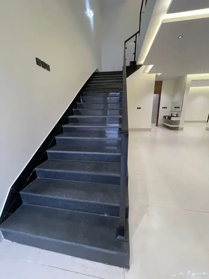 للبيع فيلا دورين وملحق بتصميم عصرى حى الضيافه 12