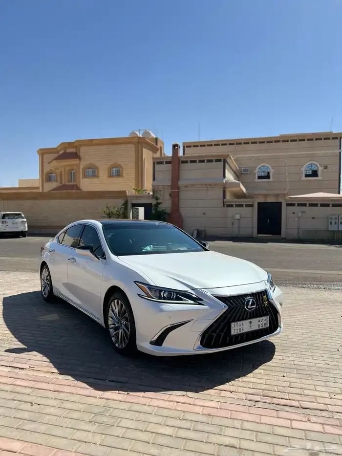 لكزس 2023 ES350 فئة CC ممشى 60 ألف 4